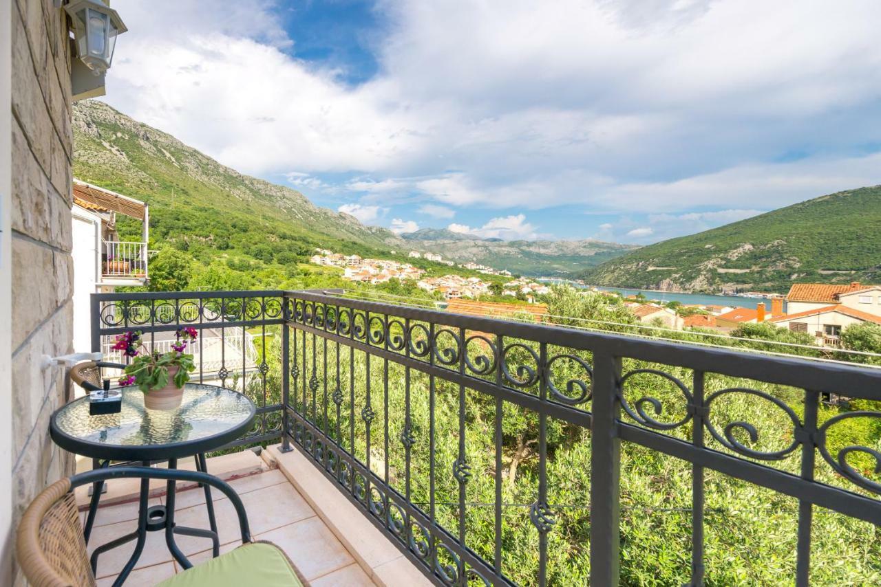 Tranquility And Nature In 4 Bedroom With Sea View Mokošica Dış mekan fotoğraf