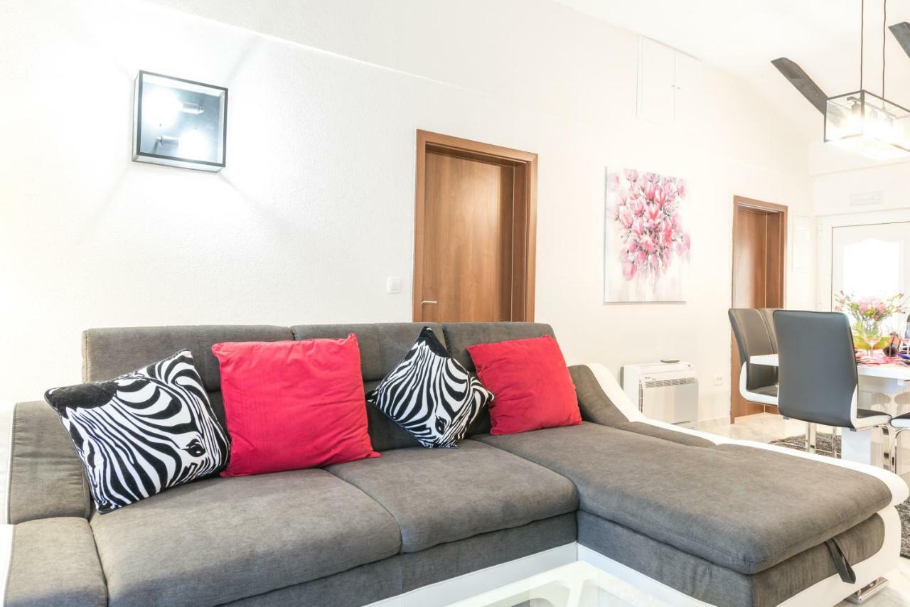 Tranquility And Nature In 4 Bedroom With Sea View Mokošica Dış mekan fotoğraf